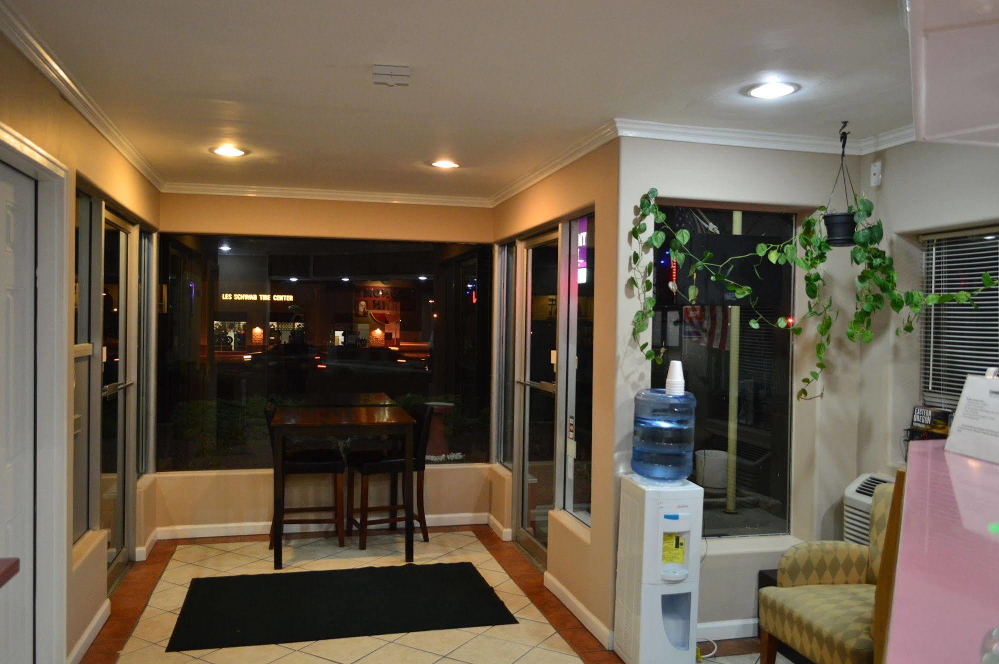 Economy Inn Hermiston Εξωτερικό φωτογραφία